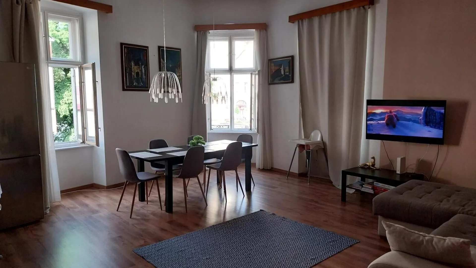 Anna Apartman